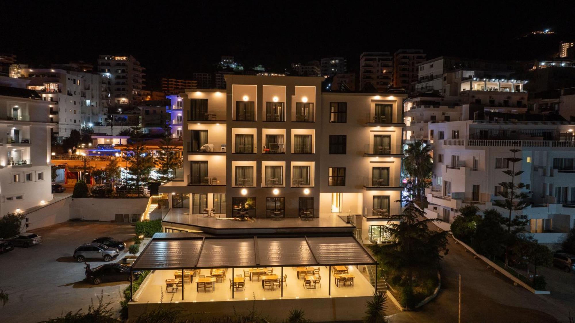 Grand 4* Sarandë