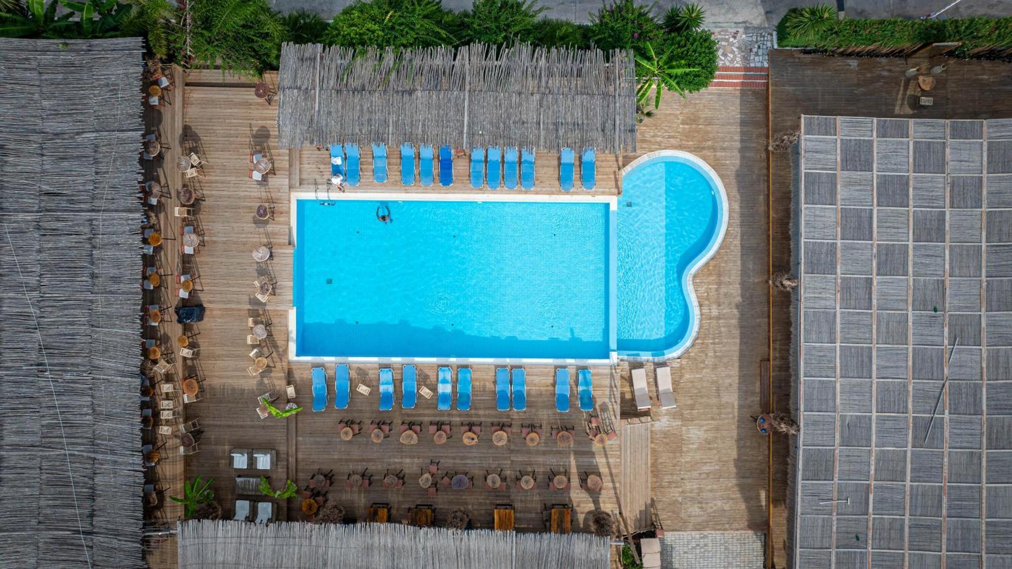 Grand 4* Sarandë